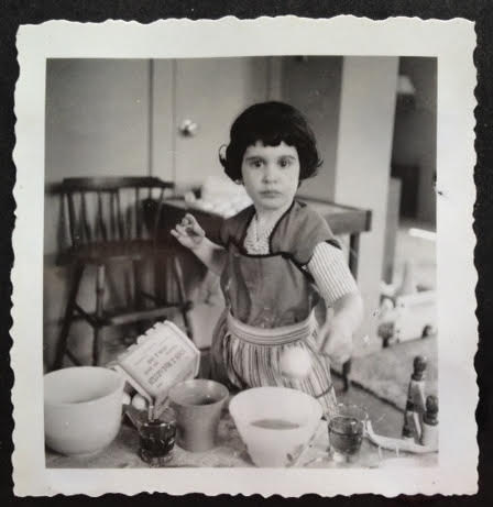 celebrate-picture-books-picture-book-review-interview-with-Ellen-Mayer-dying-easter-eggs