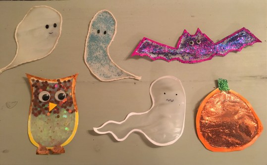 celebrate-picture-books-picture-book-review-halloween-mobile-craft