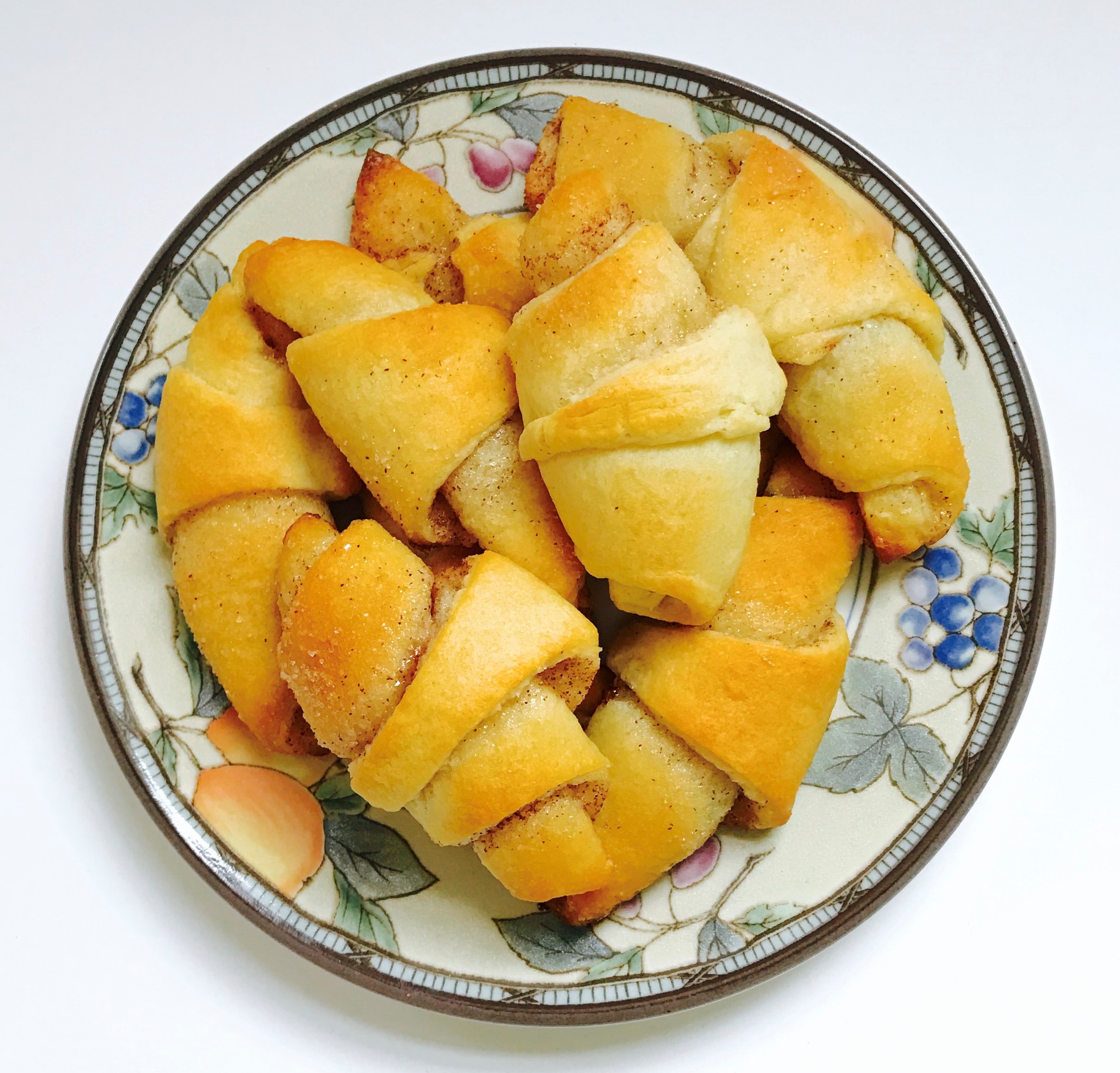 celebrate-picture-books-picture-book-review-cinnamon-croissants