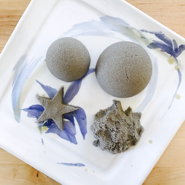 celebrate-picture-books-picture-book-review-kinetic-sand-craft