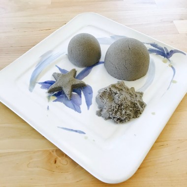celebrate-picture-books-picture-book-review-kinetic-sand-craft