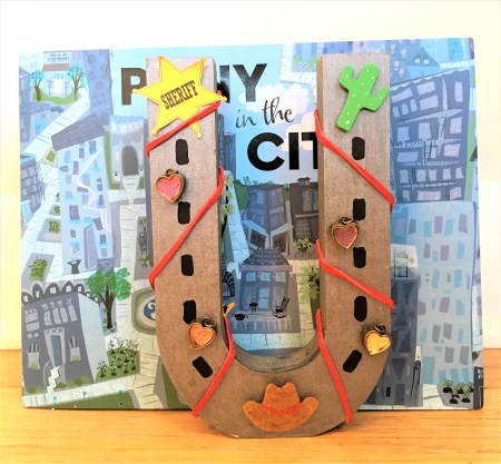 celebrate-picture-books-picture-book-review-horseshoe-bookend-craft