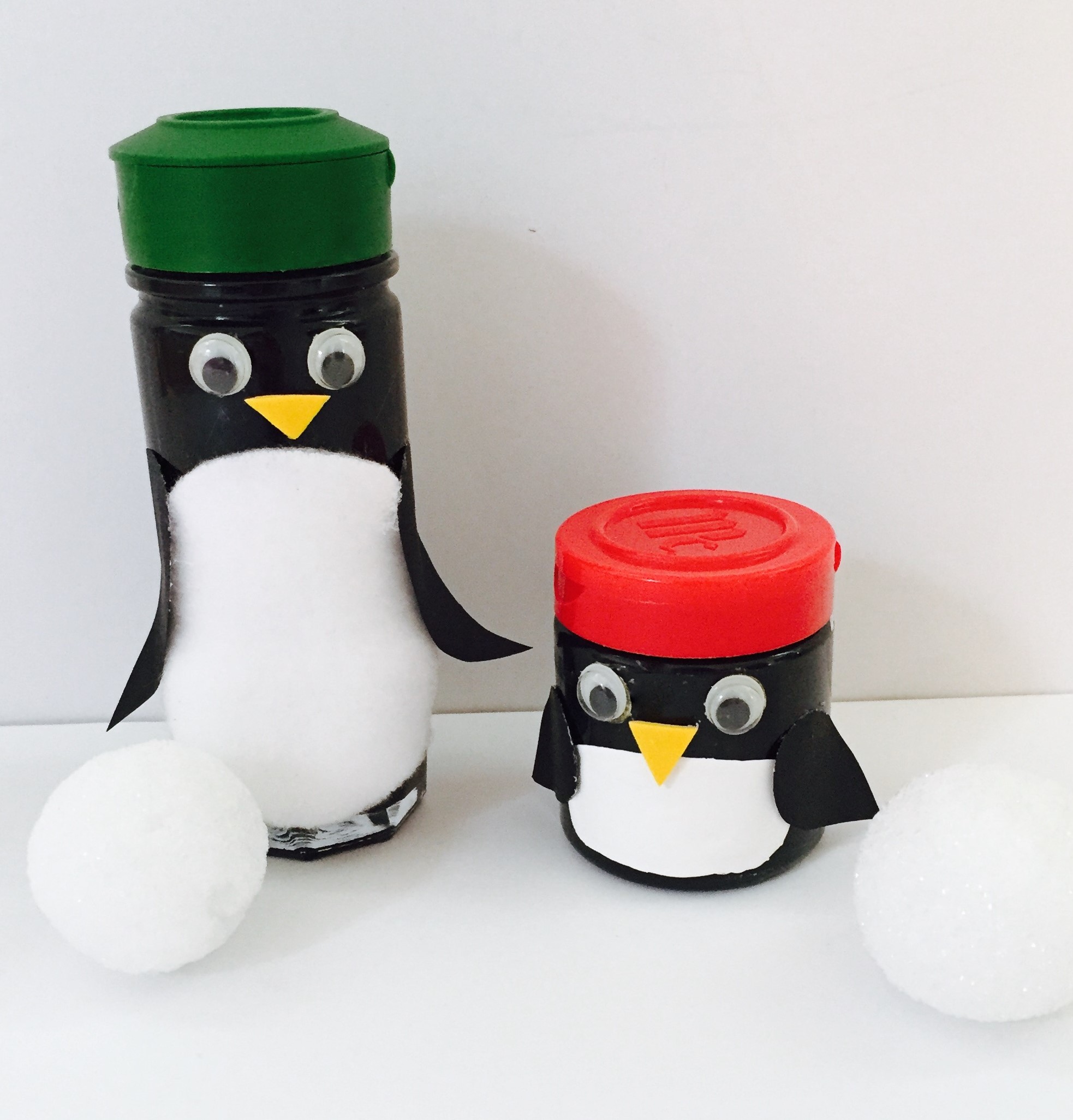 celebrate-picture-books-picture-book-review-spice-bottle-penguins