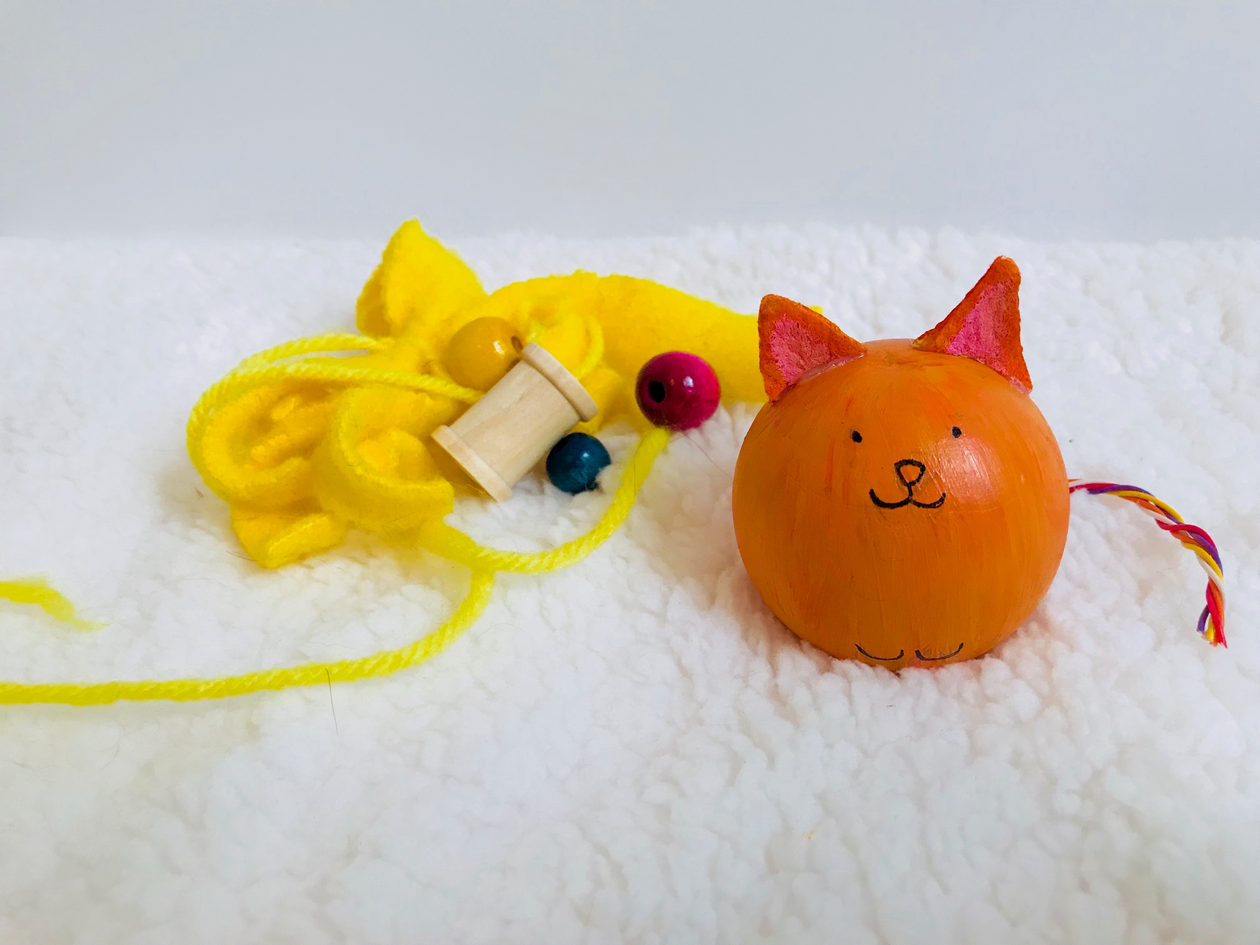 celebrate-picture-books-picture-book-review-wooden-bead-cat-craft