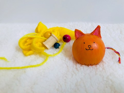 celebrate-picture-books-picture-book-review-wooden-bead-cat-craft