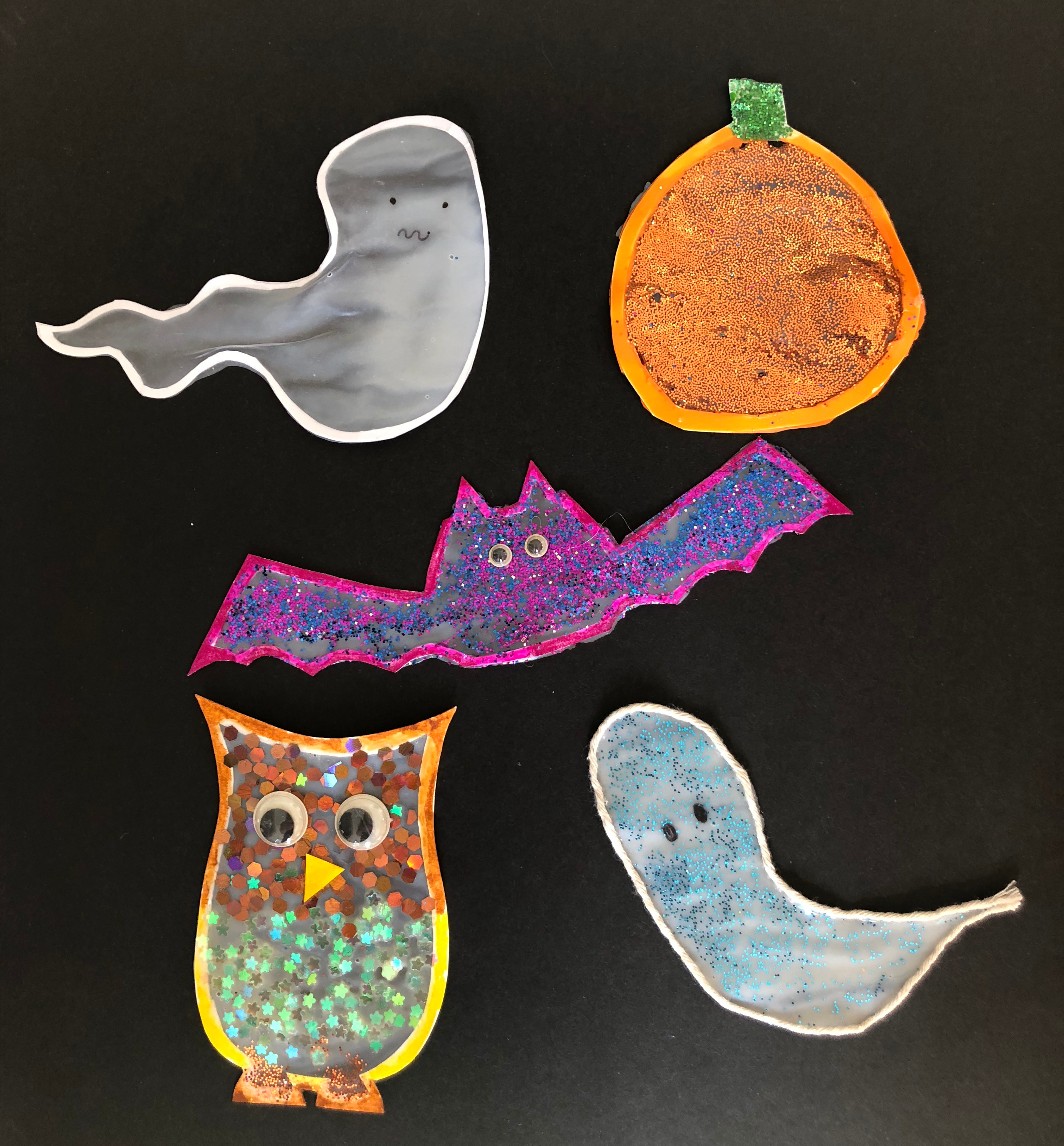 celebrate-picture-books-picture-book-review-halloween-mobile