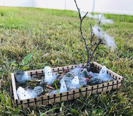 celebrate-picture-books-picture-book-review-haunted-graveyard-craft-3