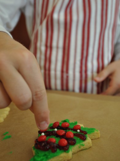 CPB - Tara Knudson Interview - decorating cookies