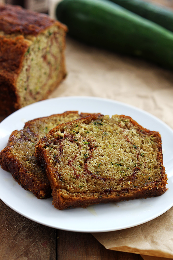 celebrate-picture-books-picture-book-review-creme-de-la-crumb-cinnamon-swirl-zucchini-bread