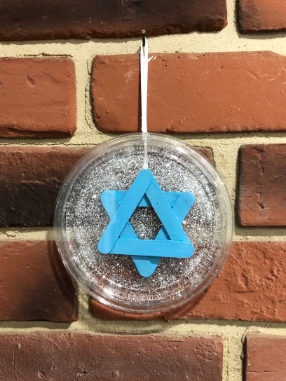 celebrate-picture-books-picture-book-review-hanukkah-craft