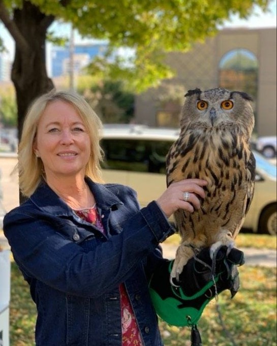 celebrate-picture-books-picture-book-review-danna-smith-with-owl