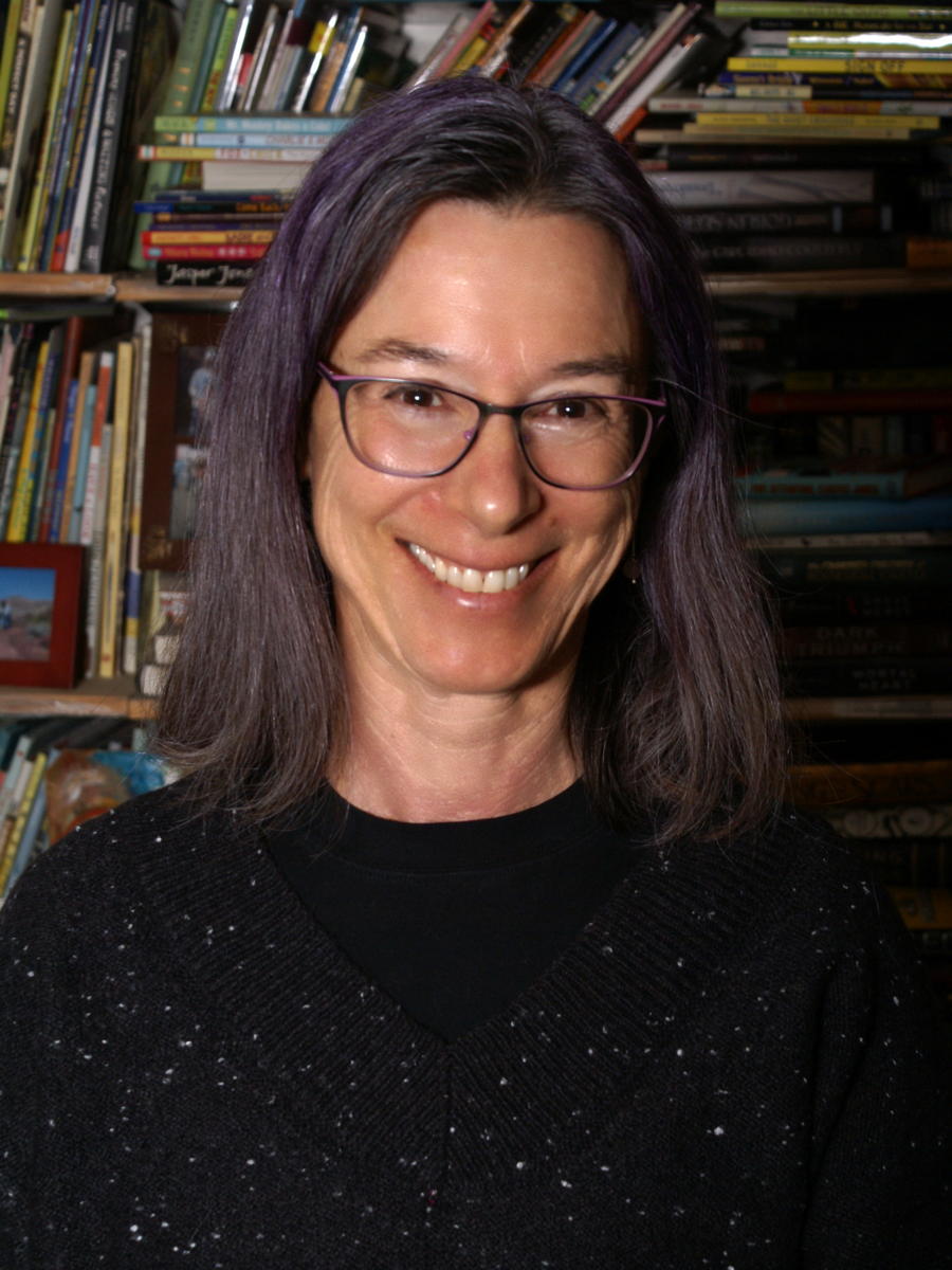 celebrate-picture-books-picture-book-review-lynn-becker-headshot