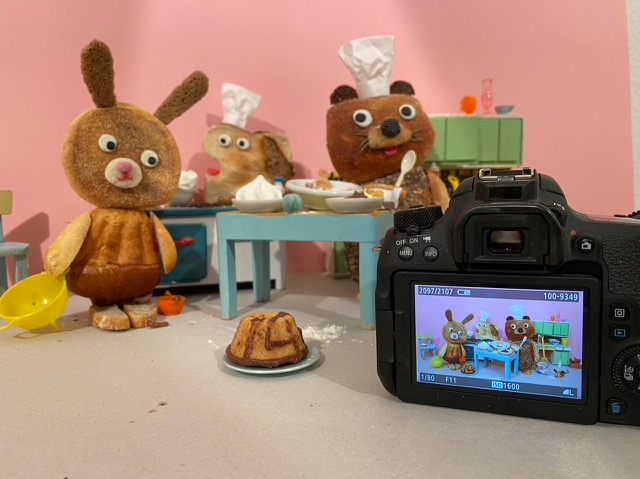 celebrate-picture-books-picture-book-review-Sabine-Timm-interview-photographing-kitchen-page