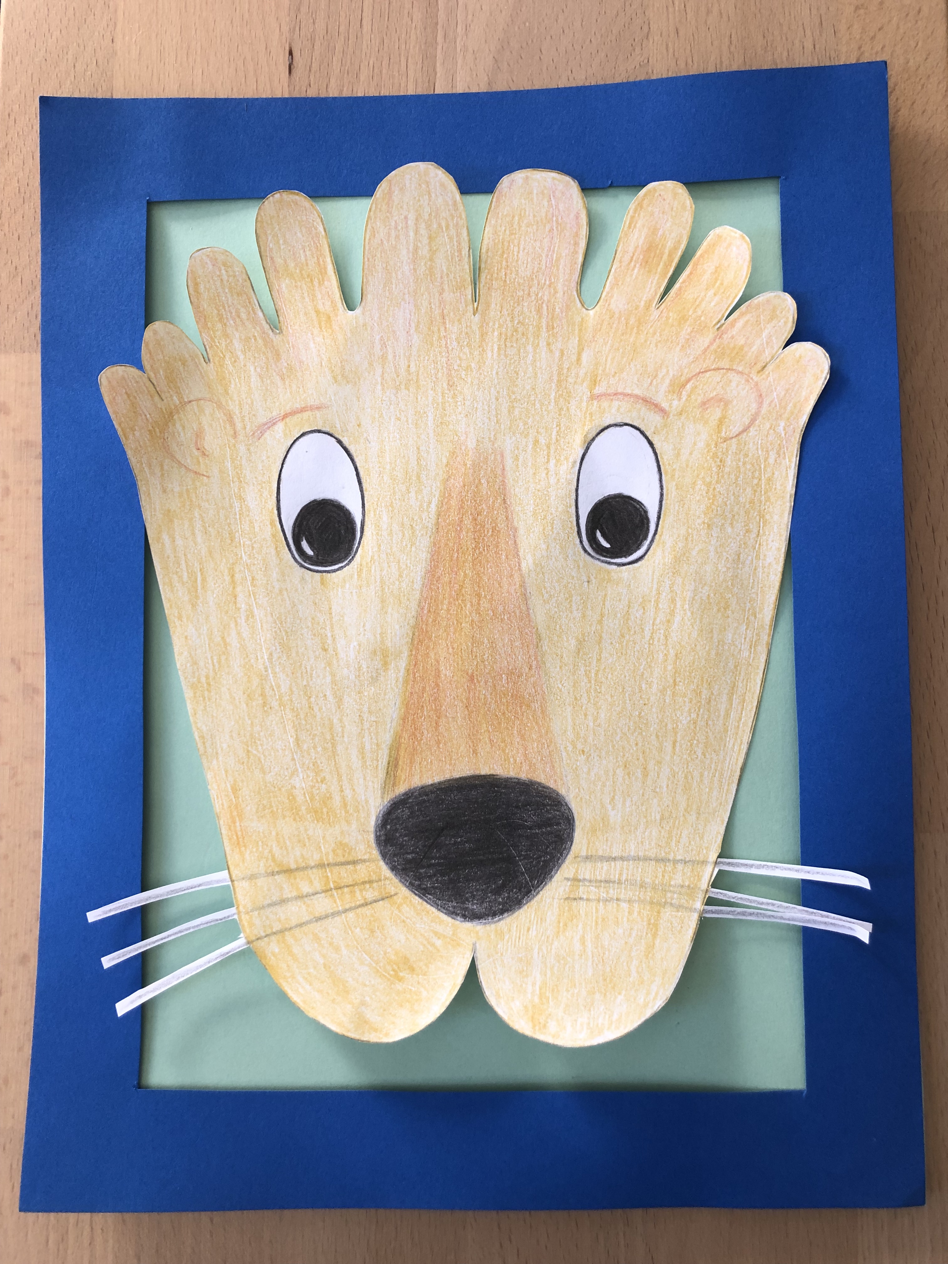 celebrate-picture-books-picture-book-review-feet-pet-portrait-lion